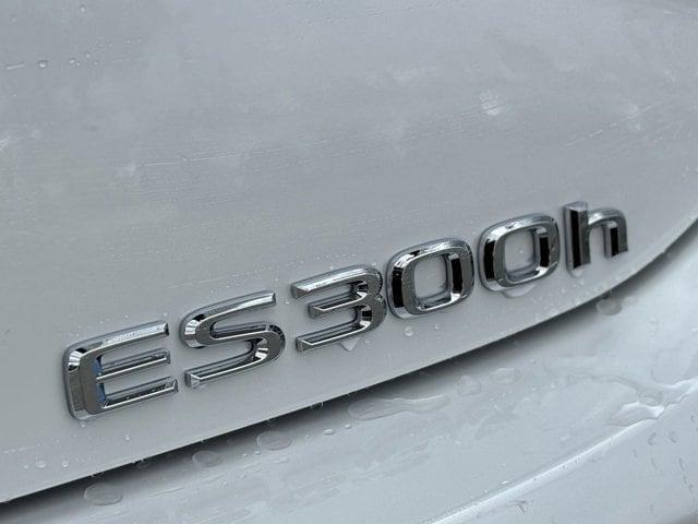 new 2024 Lexus ES 300h car, priced at $48,147