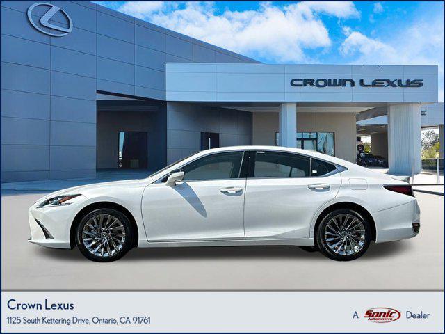 new 2025 Lexus ES 300h car, priced at $56,674