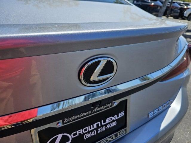 new 2024 Lexus ES 300h car, priced at $53,832