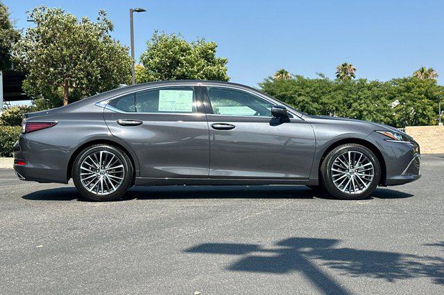 new 2025 Lexus ES 350 car, priced at $48,105