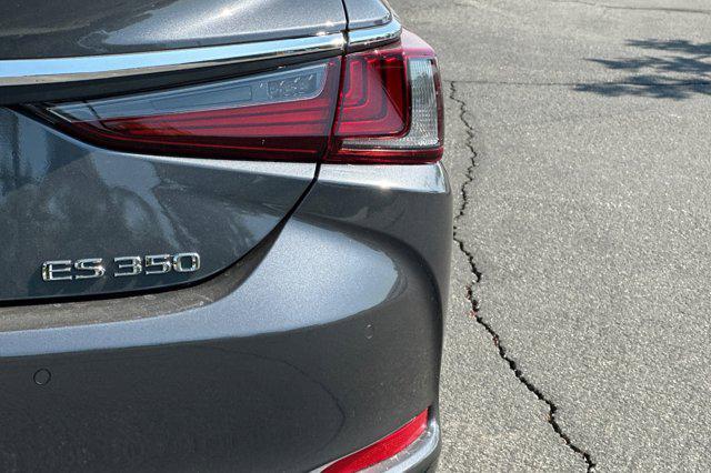 new 2025 Lexus ES 350 car, priced at $48,105