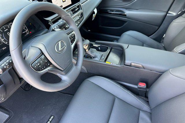 new 2025 Lexus ES 350 car, priced at $48,105