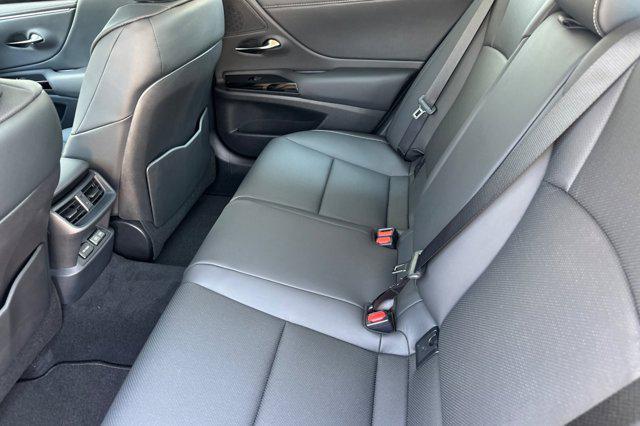 new 2025 Lexus ES 350 car, priced at $48,105