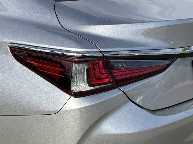 new 2025 Lexus ES 350 car, priced at $41,646