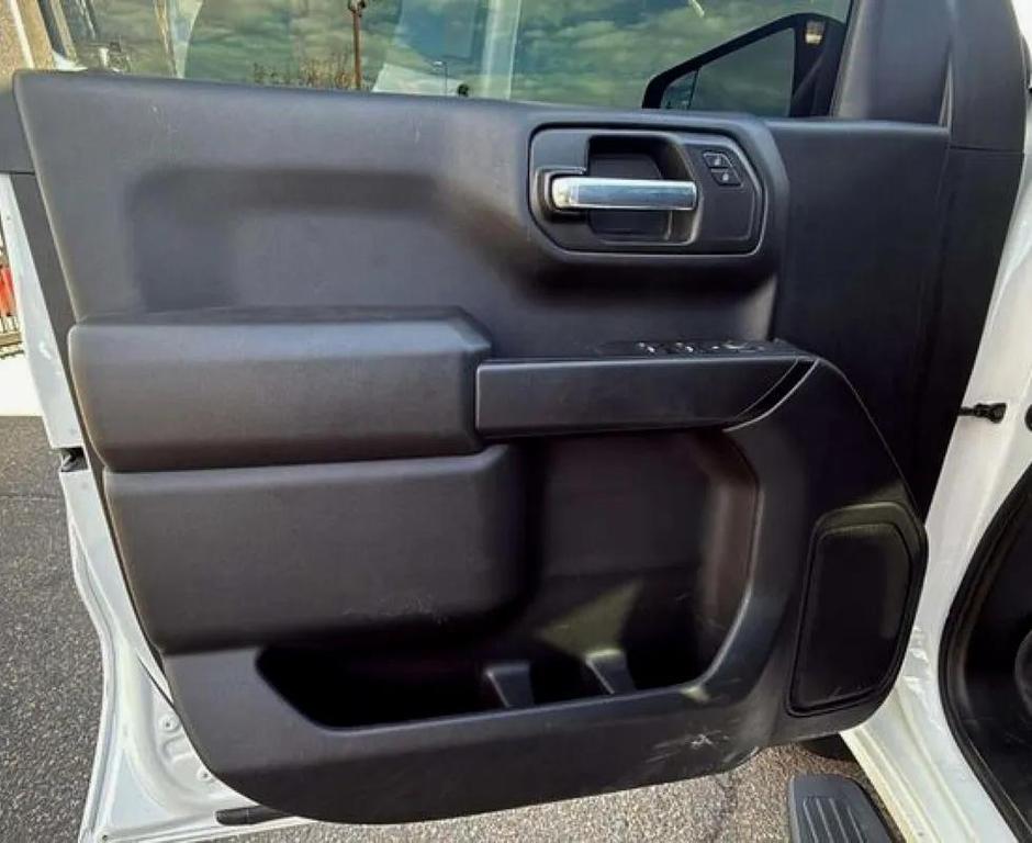used 2021 Chevrolet Silverado 1500 car, priced at $31,988