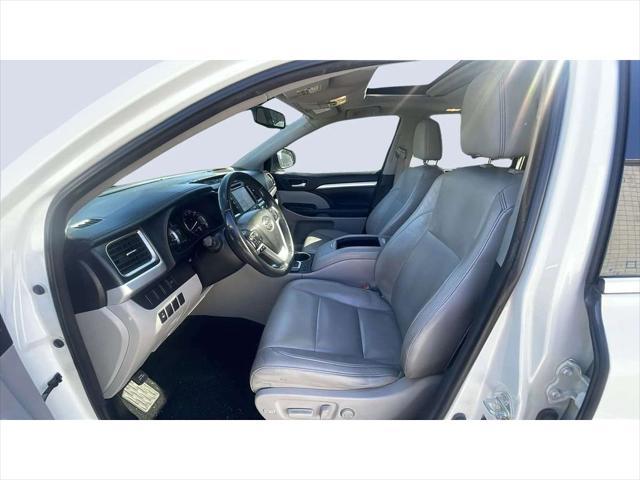 used 2015 Toyota Highlander car, priced at $21,487