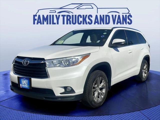 used 2015 Toyota Highlander car, priced at $21,487