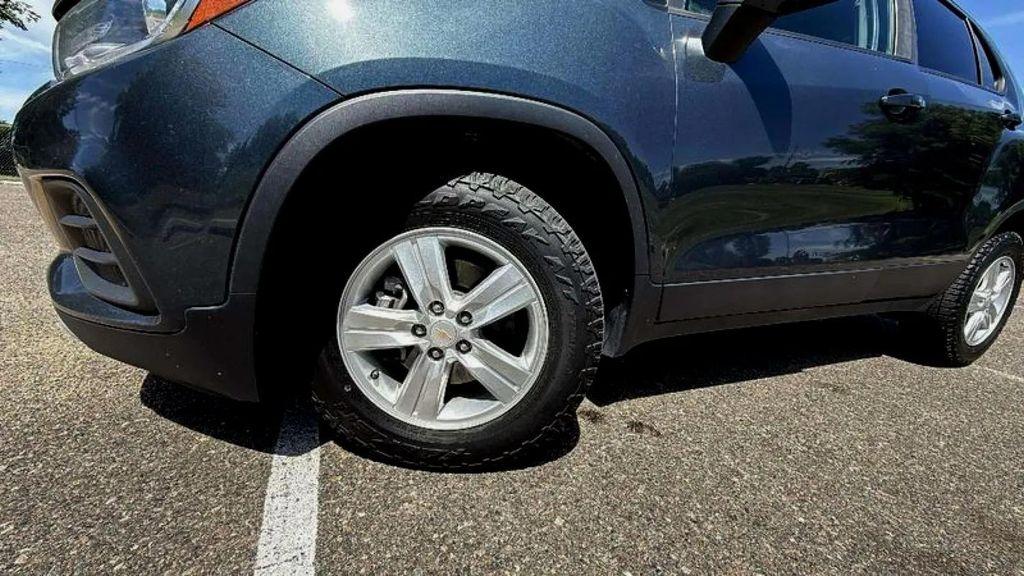 used 2022 Chevrolet Trax car, priced at $14,988