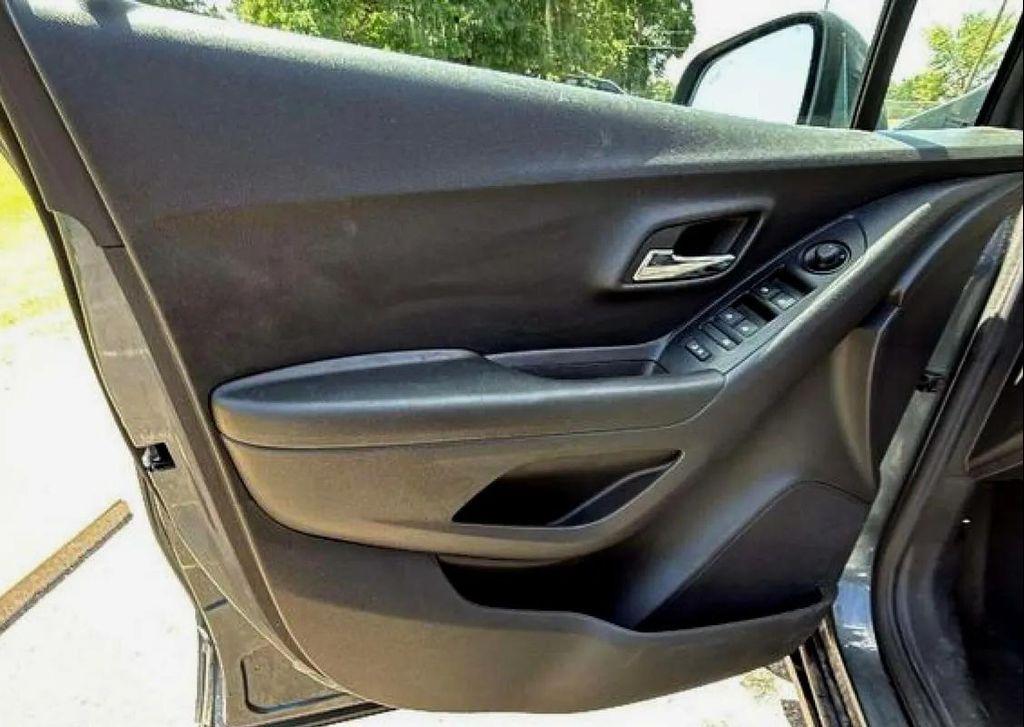 used 2022 Chevrolet Trax car, priced at $14,988