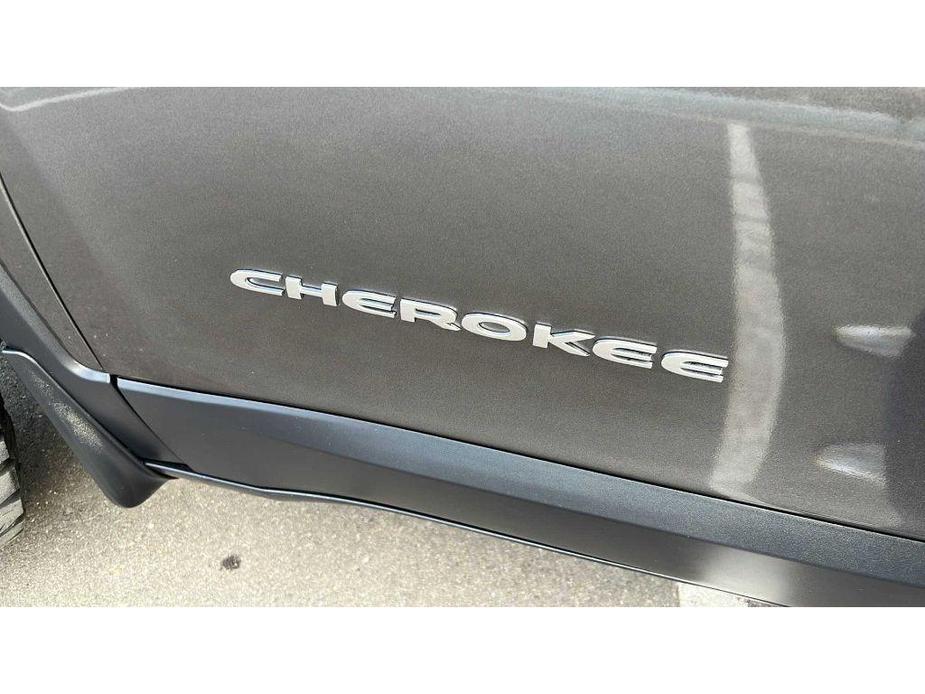 used 2014 Jeep Cherokee car, priced at $14,487