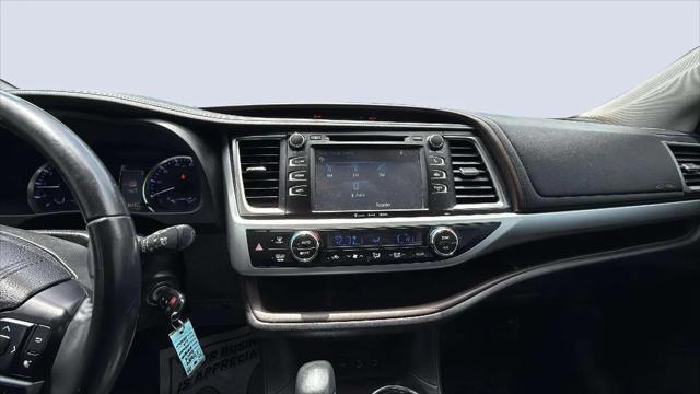 used 2019 Toyota Highlander car, priced at $21,988