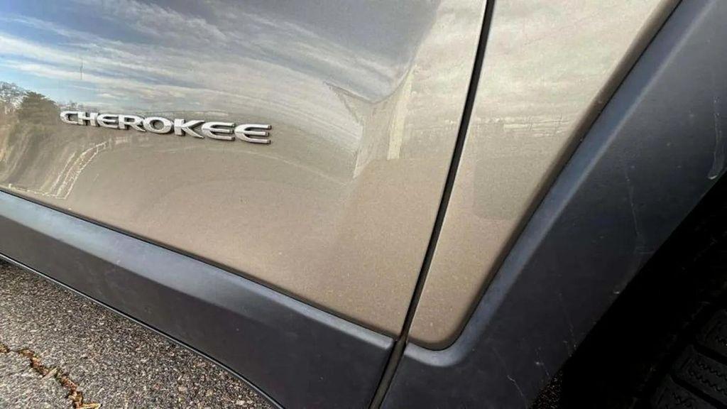 used 2018 Jeep Cherokee car, priced at $15,988