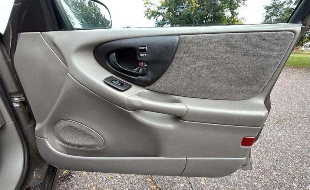 used 2002 Chevrolet Malibu car, priced at $6,988