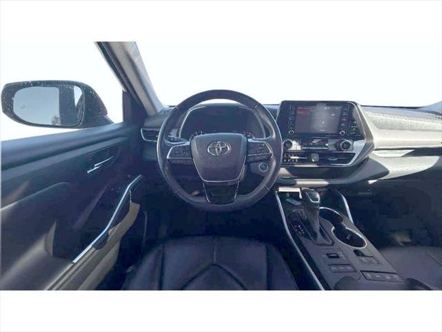 used 2021 Toyota Highlander car, priced at $33,487