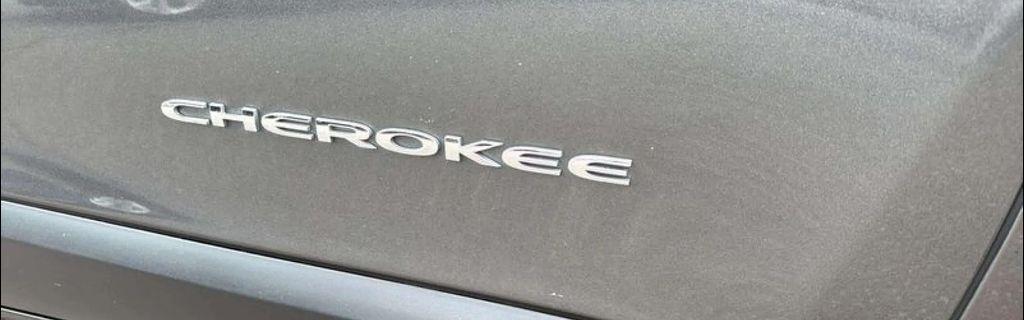 used 2015 Jeep Cherokee car, priced at $8,988