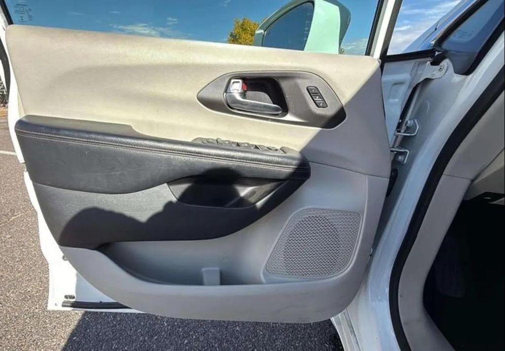 used 2020 Chrysler Pacifica car, priced at $12,988