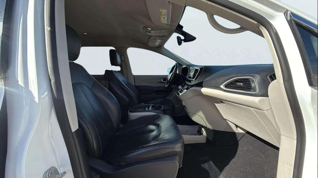 used 2020 Chrysler Pacifica car, priced at $12,988