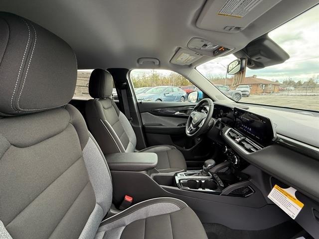 new 2025 Chevrolet TrailBlazer car, priced at $31,011