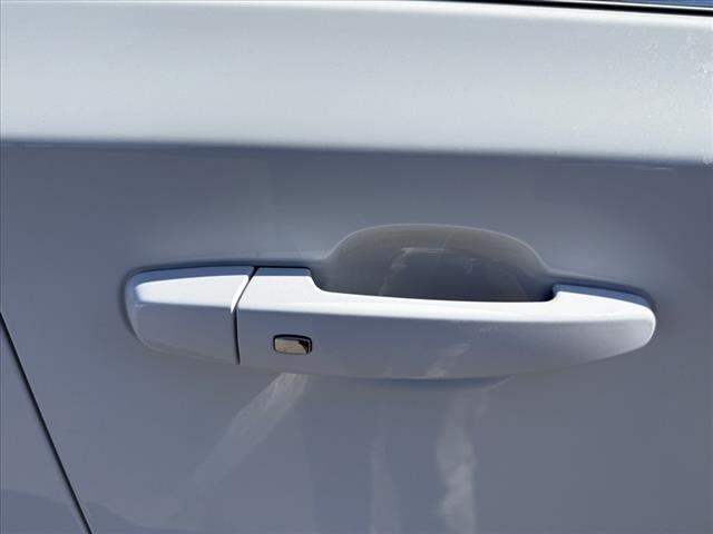 used 2023 Chevrolet Traverse car, priced at $35,895