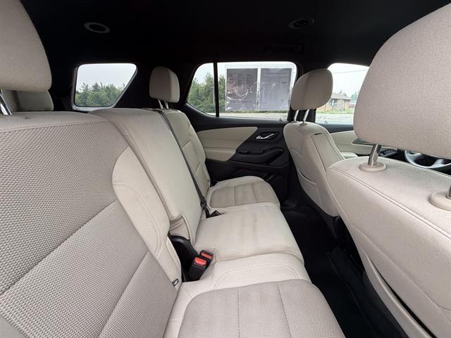 used 2023 Chevrolet Traverse car, priced at $30,995