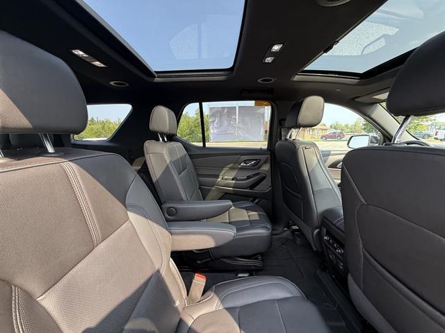 used 2022 Chevrolet Traverse car, priced at $33,995
