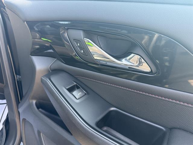 used 2022 Chevrolet Traverse car, priced at $33,995