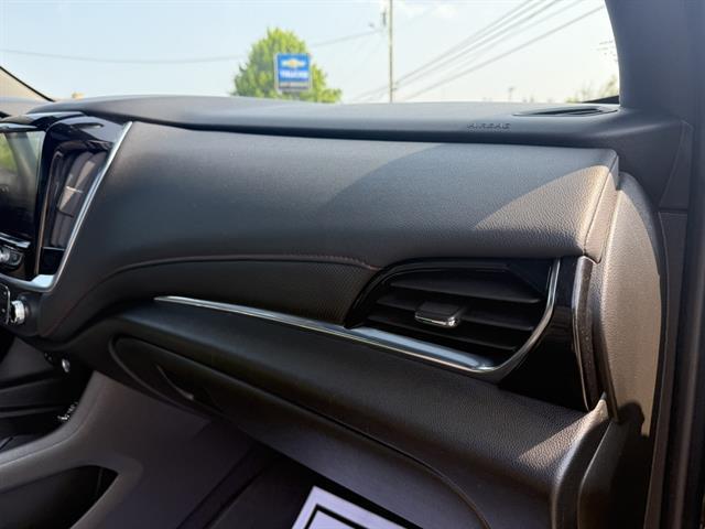 used 2022 Chevrolet Traverse car, priced at $33,995