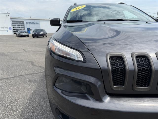 used 2016 Jeep Cherokee car, priced at $11,495