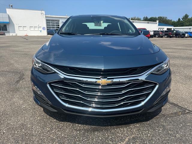 new 2025 Chevrolet Malibu car, priced at $33,112