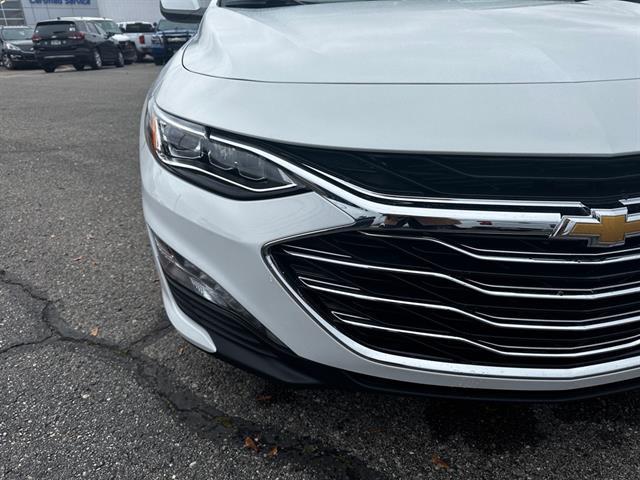 new 2024 Chevrolet Malibu car, priced at $32,256