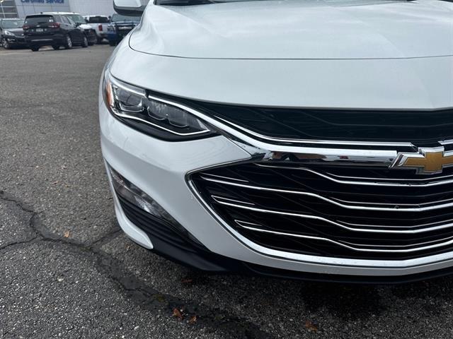 new 2024 Chevrolet Malibu car, priced at $32,256