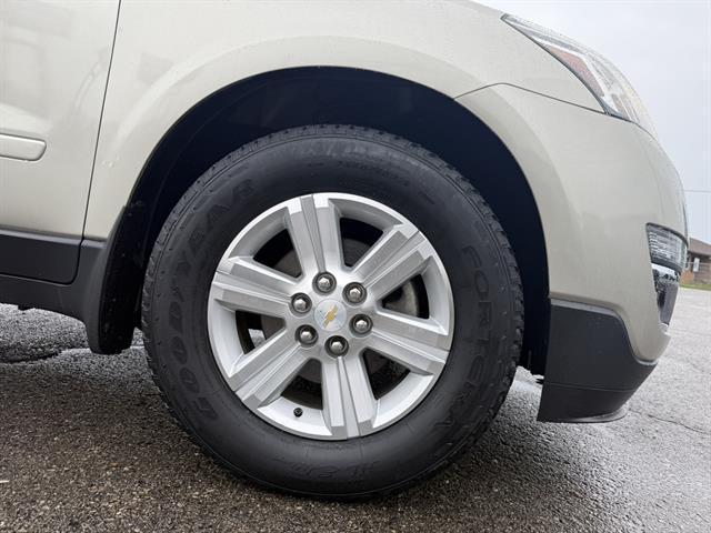 used 2014 Chevrolet Traverse car, priced at $10,995