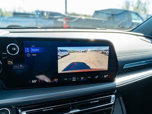 new 2025 Chevrolet Traverse car