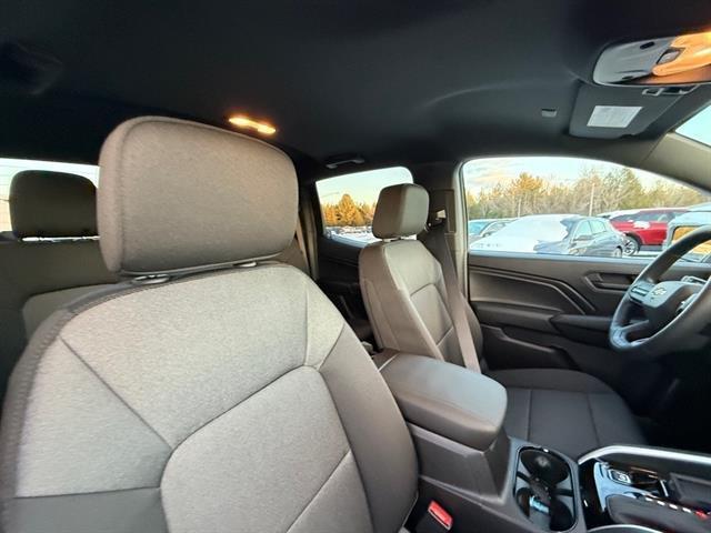new 2024 Chevrolet Colorado car, priced at $33,796