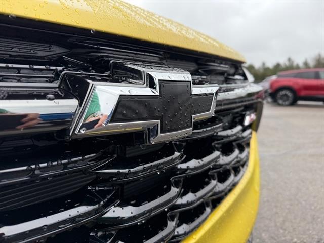 new 2025 Chevrolet Trax car, priced at $26,040