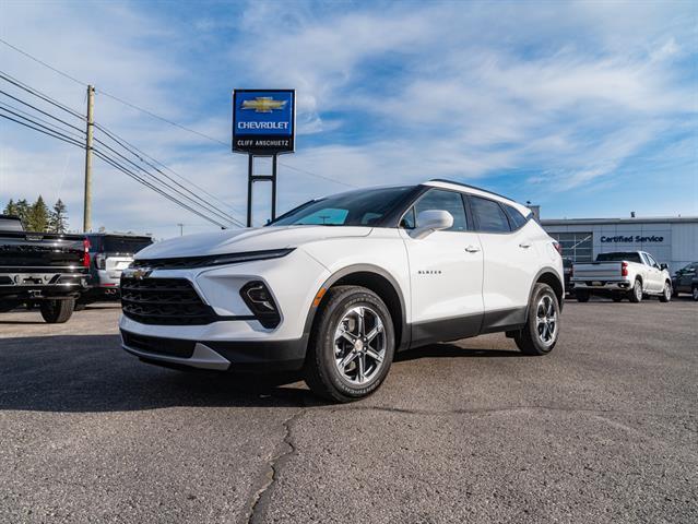 new 2025 Chevrolet Blazer car