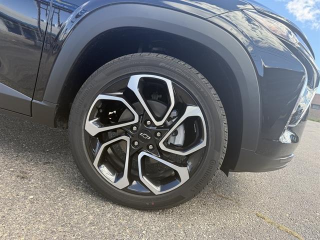 new 2025 Chevrolet Trax car