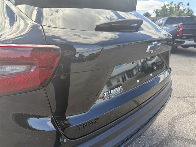 new 2025 Chevrolet Trax car