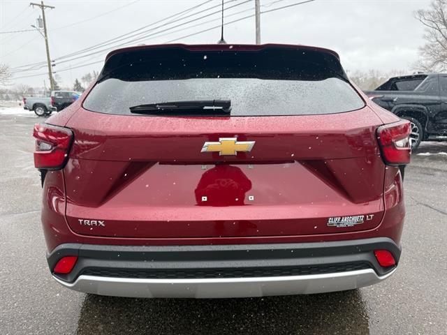 new 2025 Chevrolet Trax car, priced at $24,247