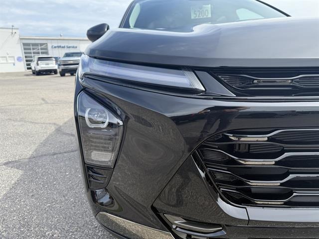 new 2025 Chevrolet Trax car