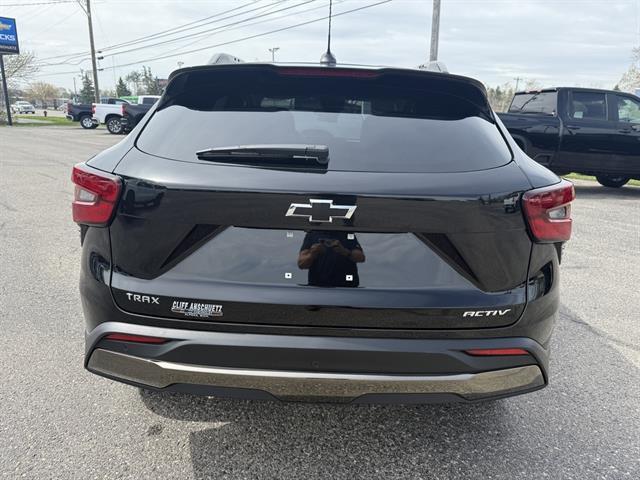 new 2025 Chevrolet Trax car