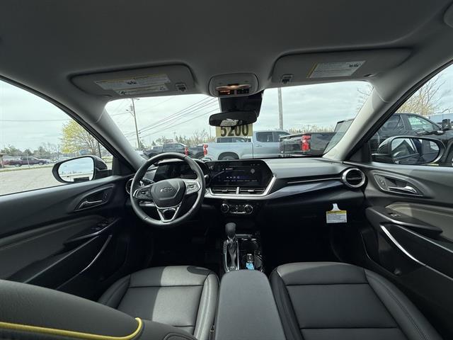 new 2025 Chevrolet Trax car