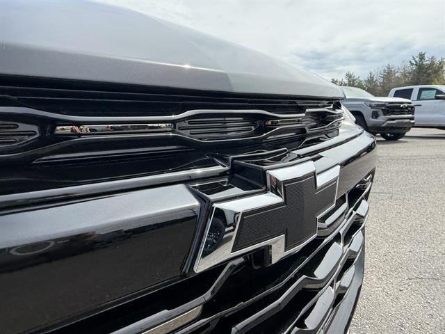 new 2025 Chevrolet Trax car