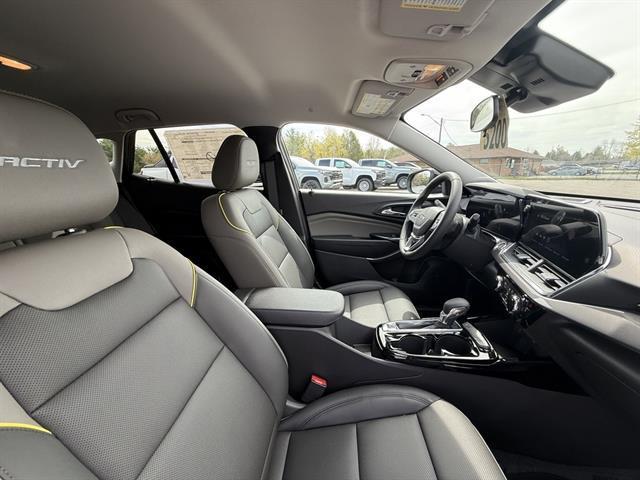 new 2025 Chevrolet Trax car