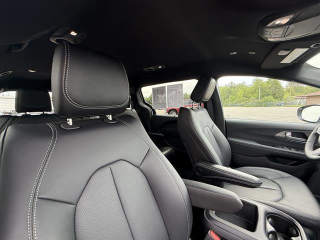 used 2025 Chrysler Pacifica car, priced at $36,995