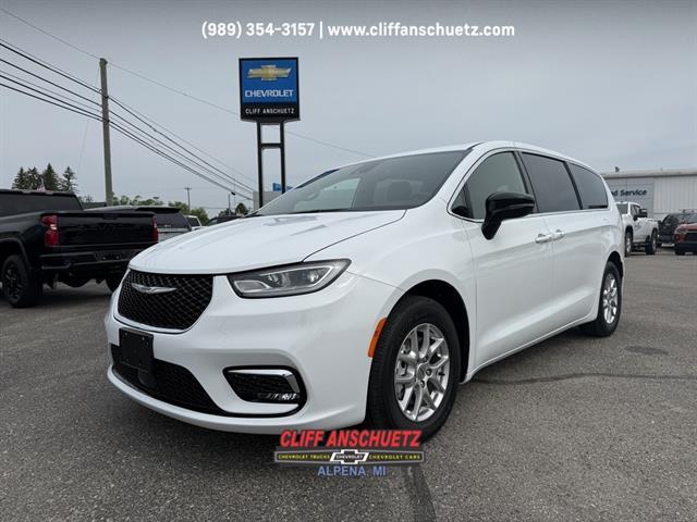 used 2025 Chrysler Pacifica car, priced at $36,995