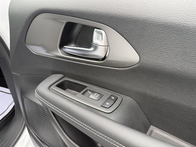 used 2025 Chrysler Pacifica car, priced at $36,995