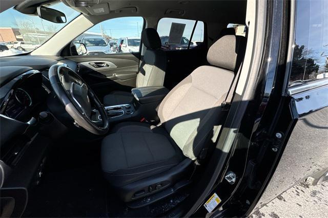 used 2021 Chevrolet Traverse car, priced at $23,300