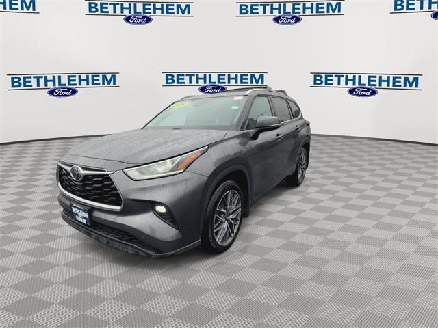 used 2020 Toyota Highlander car, priced at $25,540