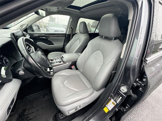 used 2020 Toyota Highlander car, priced at $25,540